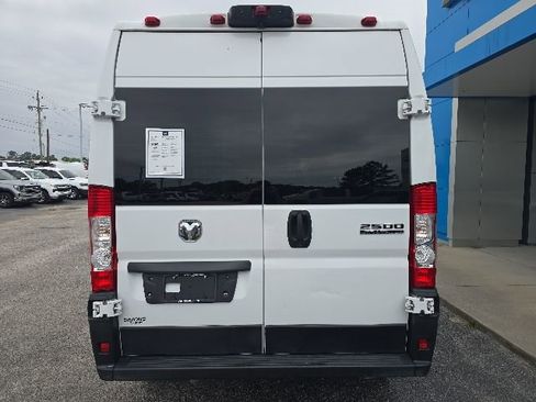 Used 2023 RAM ProMaster 2500 FWD image 4