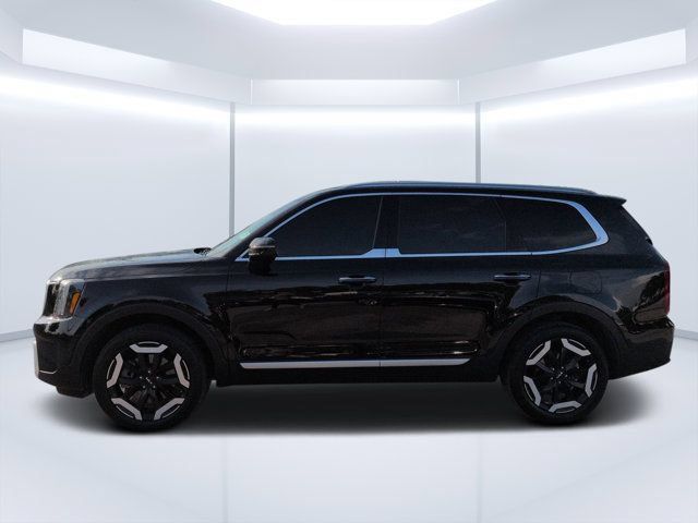 Used 2024 Kia Telluride S FWD image 6