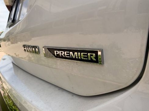 Used 2018 Chevrolet Equinox Premier AWD/4WD image 8
