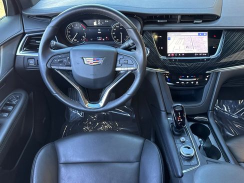 Certified 2025 Cadillac XT6 Premium Luxury image 15