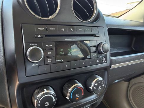 Used 2017 Jeep Patriot Sport AWD/4WD image 29