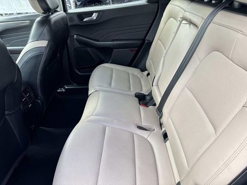 Certified 2021 Ford Escape Titanium image 32