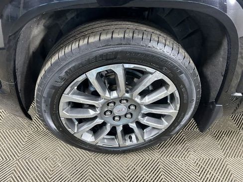 Used 2023 GMC Acadia Denali w/ Denali Ultimate Package image 11