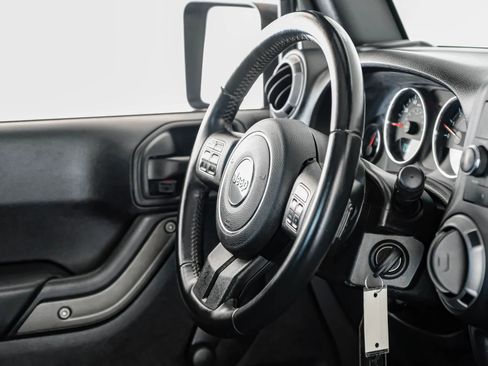 Used 2016 Jeep Wrangler Sport image 12