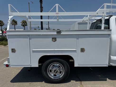 New 2025 Ford F350 XL w/ XL Chrome Package image 18