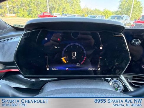 Used 2024 Chevrolet Trax RS w/ Sunroof Package FWD image 13