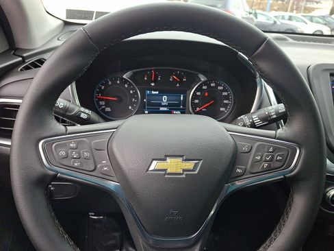 Used 2024 Chevrolet Equinox LT image 19