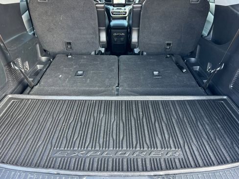 Used 2021 Ford Explorer XLT w/ Equipment Group 202A image 18