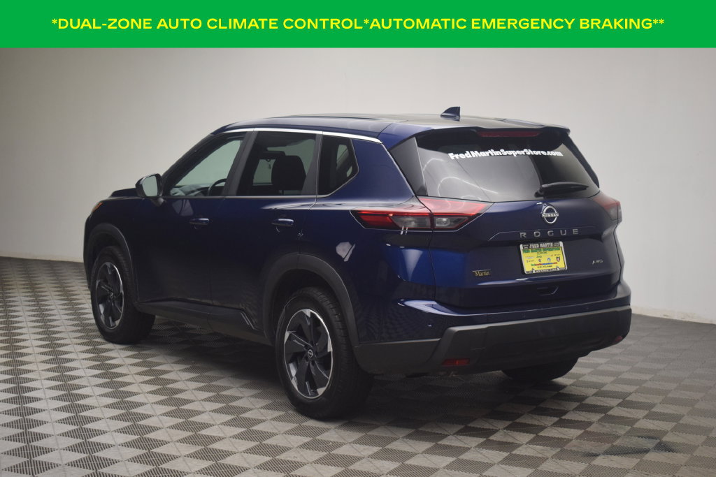 Used 2025 Nissan Rogue SV AWD/4WD image 4