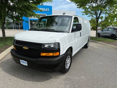 Used 2025 Chevrolet Express 2500 Extended w/ Driver Convenience Package RWD image 9