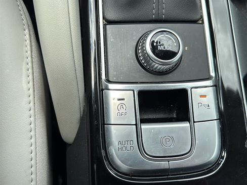 Certified 2024 Kia Telluride S FWD image 30