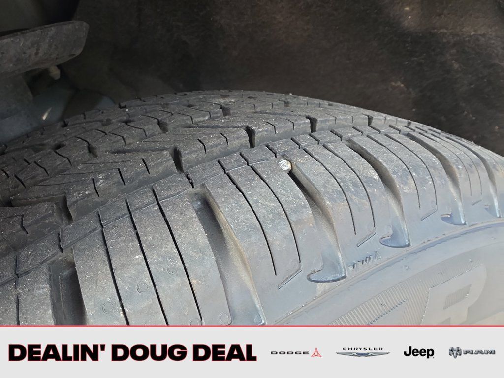 Used 2020 Chrysler Pacifica Limited FWD image 29