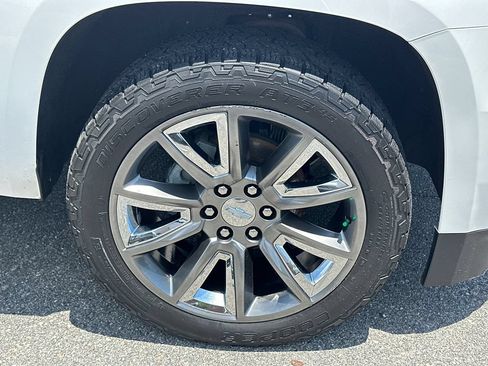 Used 2019 Chevrolet Tahoe Premier AWD/4WD image 12