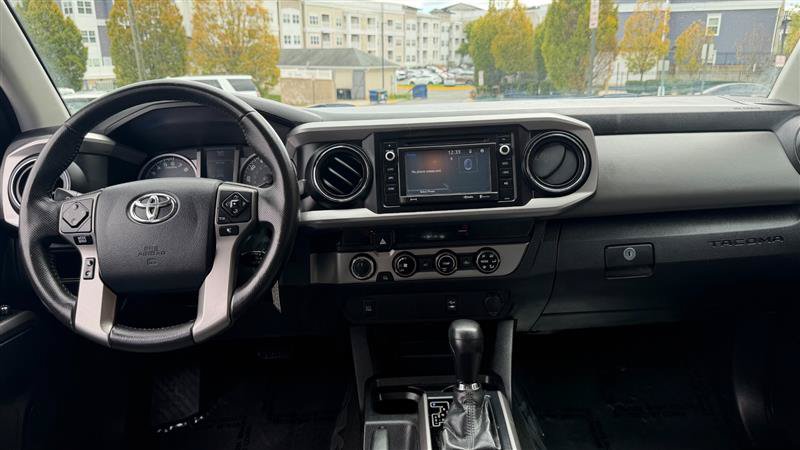Used 2017 Toyota Tacoma SR5 AWD/4WD image 20