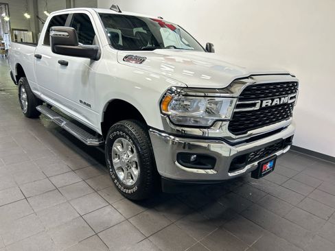 Used 2024 RAM 2500 Big Horn AWD/4WD image 2
