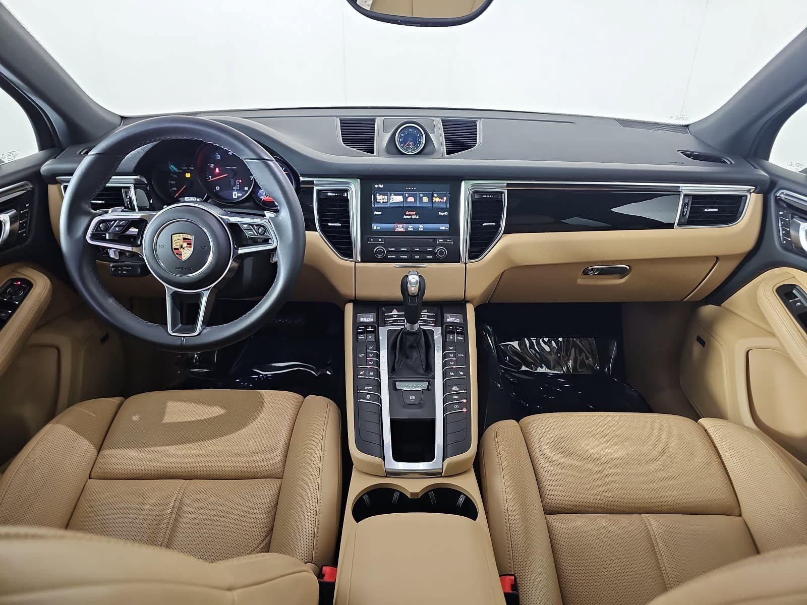 Used 2018 Porsche Macan w/ Premium Package Plus AWD/4WD image 10