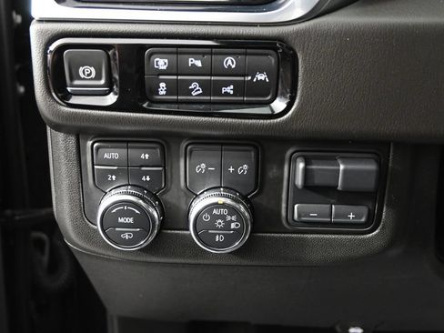 Used 2025 GMC Yukon Denali w/ Sun & Power Step Package AWD/4WD image 25