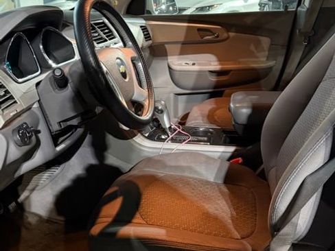 Used 2009 Chevrolet Traverse LT image 13