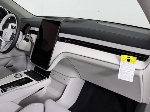 New 2025 Volvo EX90 Ultra image 9