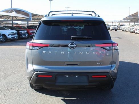 Used 2023 Nissan Pathfinder SV image 4