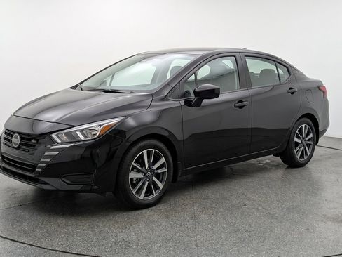 Used 2025 Nissan Versa SV FWD image 3