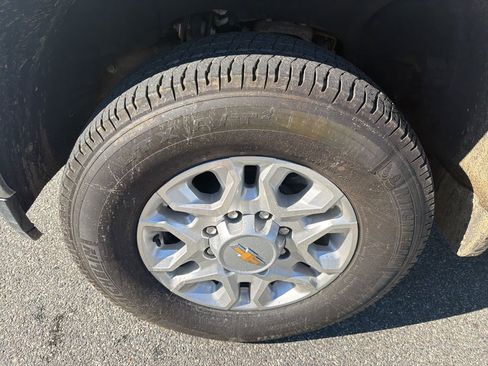 Used 2022 Chevrolet Silverado 2500 LT w/ Fleet Comfort Package image 10