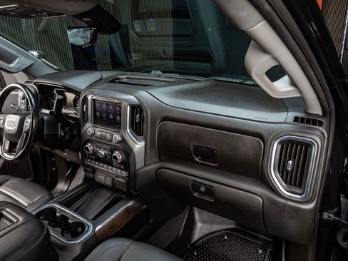 Used 2021 GMC Sierra 2500 Denali w/ Denali Black Diamond Edition image 18