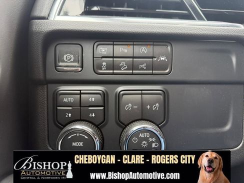 Used 2025 Chevrolet Tahoe Z71 AWD/4WD image 32