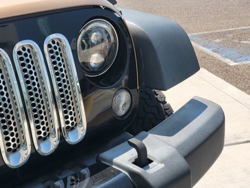 Used 2015 Jeep Wrangler Sport AWD/4WD image 7
