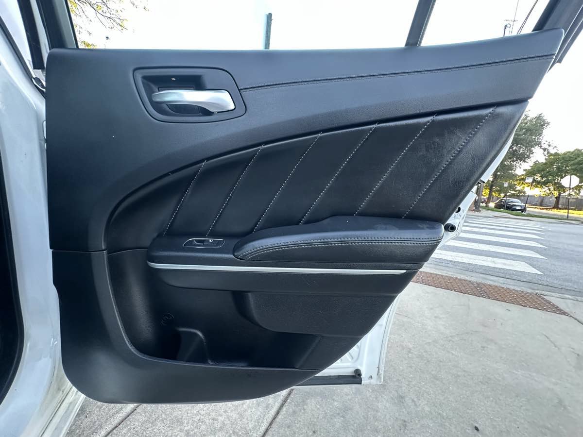 Used 2022 Dodge Charger SXT w/ Plus Group RWD image 33