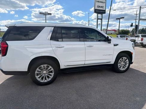Used 2024 GMC Yukon SLT w/ SLT Luxury Package AWD/4WD image 17