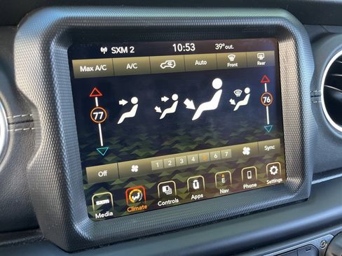 Used 2022 Jeep Wrangler Unlimited Sahara image 35