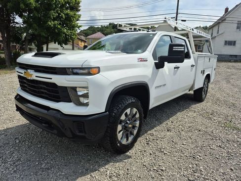 Used 2024 Chevrolet Silverado 2500 Custom w/ Custom Convenience Package AWD/4WD image 11