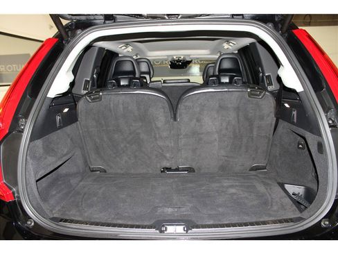 Used 2021 Volvo XC90 T5 Momentum w/ Protection Package Premier image 20