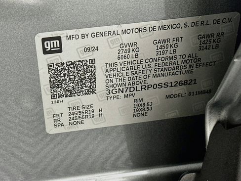 Used 2025 Chevrolet Equinox EV LT FWD image 12