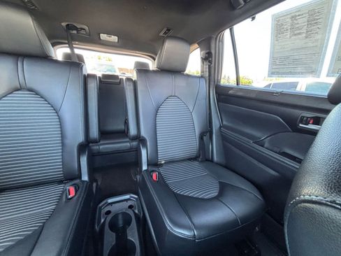 Used 2025 Toyota Highlander XSE AWD/4WD image 41