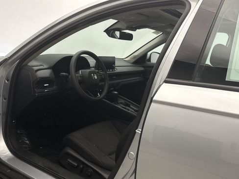 Used 2024 Honda Accord EX image 10