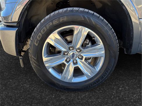 Used 2017 Ford F150 Platinum w/ Equipment Group 701A Luxury image 13