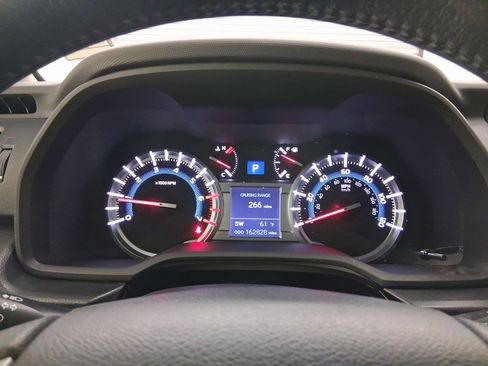 Used 2015 Toyota 4Runner Limited image 17