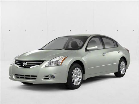 Used 2010 Nissan Altima 2.5 S image 1