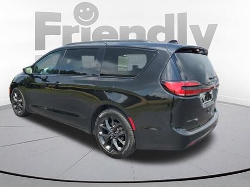 Used 2026 Chrysler Pacifica Limited w/ S Appearance Package FWD image 3