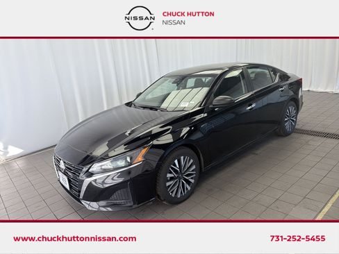 Used 2025 Nissan Altima 2.5 SV image 1