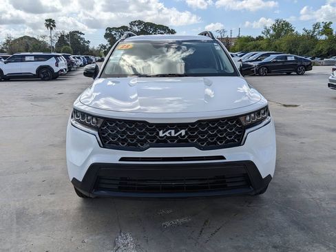 Certified 2023 Kia Sorento S image 3