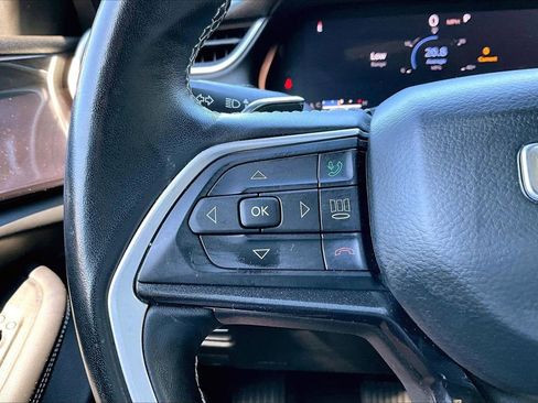 Used 2021 Jeep Grand Cherokee L Laredo RWD image 28