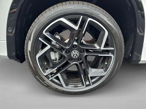 New 2026 Volkswagen Tiguan SEL R-Line AWD/4WD image 13