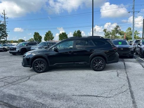 Used 2025 Subaru Outback Onyx Edition AWD/4WD image 4