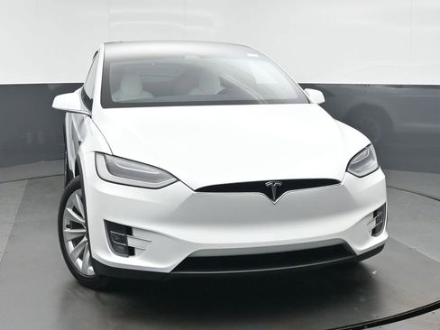 Used 2018 Tesla Model X 100D image 8