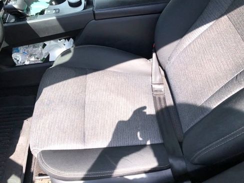 Used 2022 Nissan Rogue SV AWD/4WD image 19