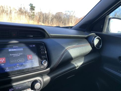 Used 2021 Nissan Kicks SR w/ Exterior Package image 19