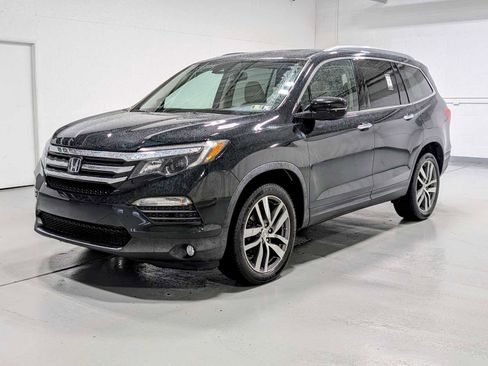 Used 2016 Honda Pilot Touring image 1